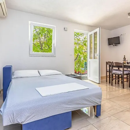Apartman Adrian