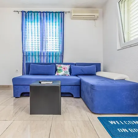 Adrian شقة Baška Voda