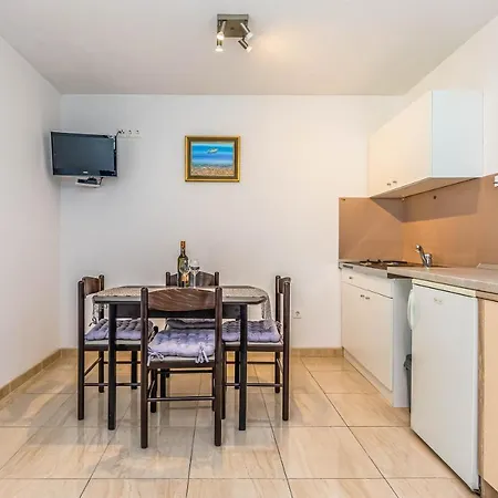 Apartment Adrian Baska Voda