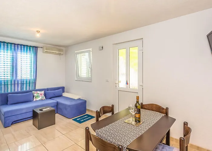 アパート Adrian *